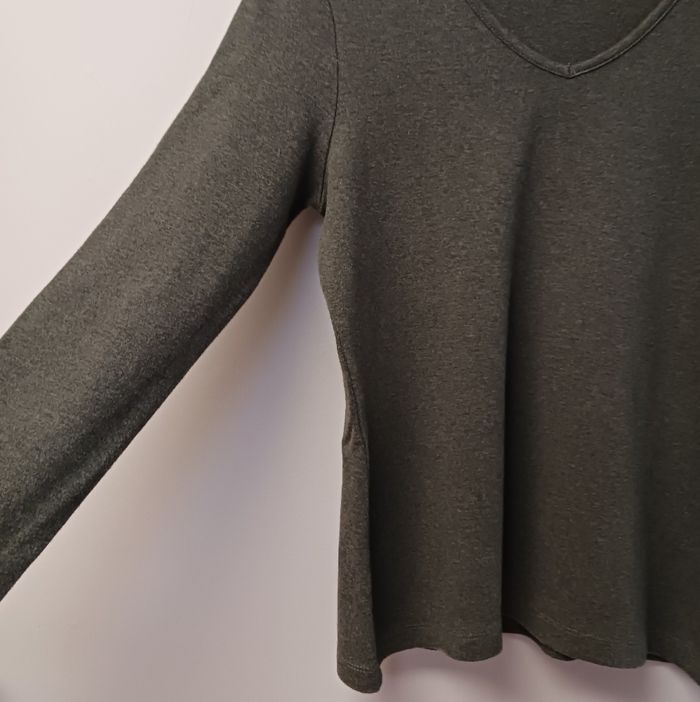 Croft & Barrow Pima Cotton V-neck Long Sleeve Top Size PS - Picture 4 of 10